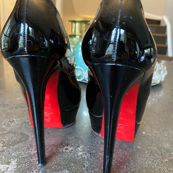 Shoes - Picture 3 of 6